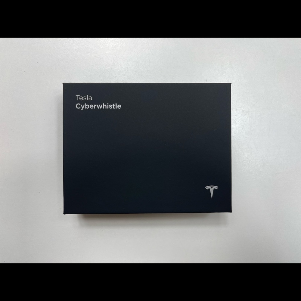 Tesla Limited Edition Cybertruck‎ Cyberwhistle - Picture 3 of 8